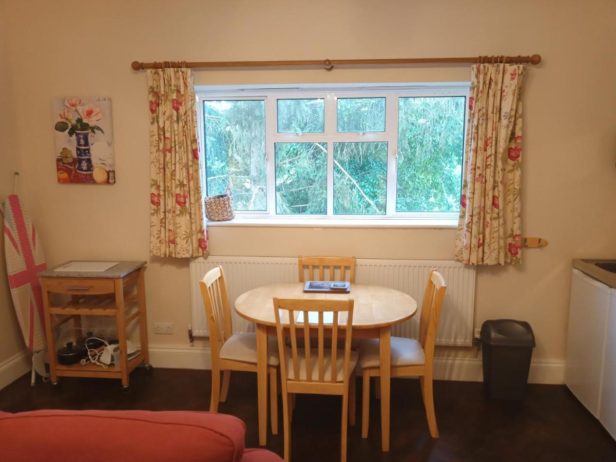 Oak End Lodge Sevenoaks Bagian luar foto